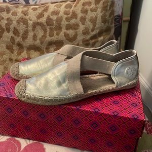 Tory Burch Spark Gold and Natural Espadrilles in size 8